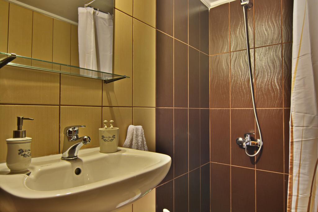 Gartagani Guest House Стемніца Екстер'єр фото